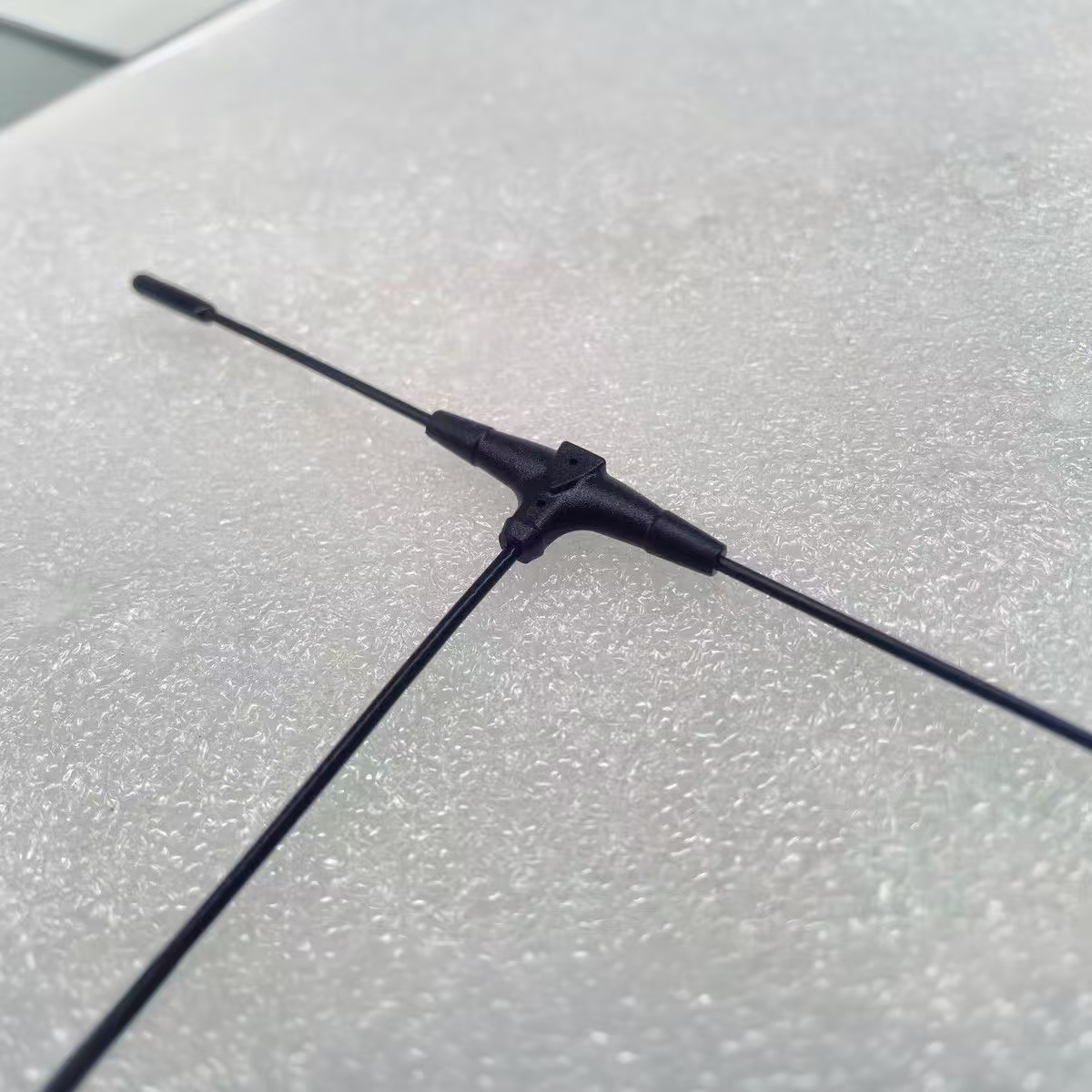 Antena typu T BAYCK 915Mhz 2.4 – Crossfire Receiver Rx recenzja i cena